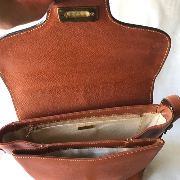 Authentic Bally Leather Shoulder Bag - Picture 8 of 10